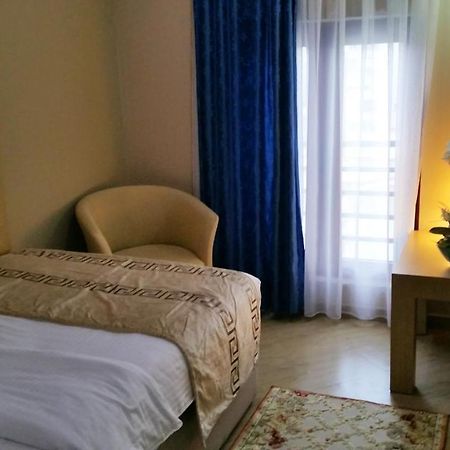 Capital Tirana Hotel Bruci מראה חיצוני תמונה