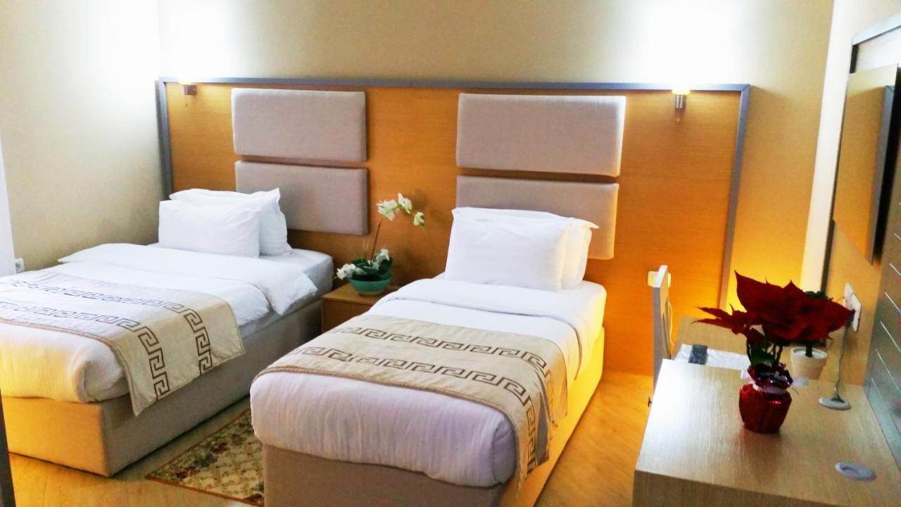 Capital Tirana Hotel Bruci מראה חיצוני תמונה