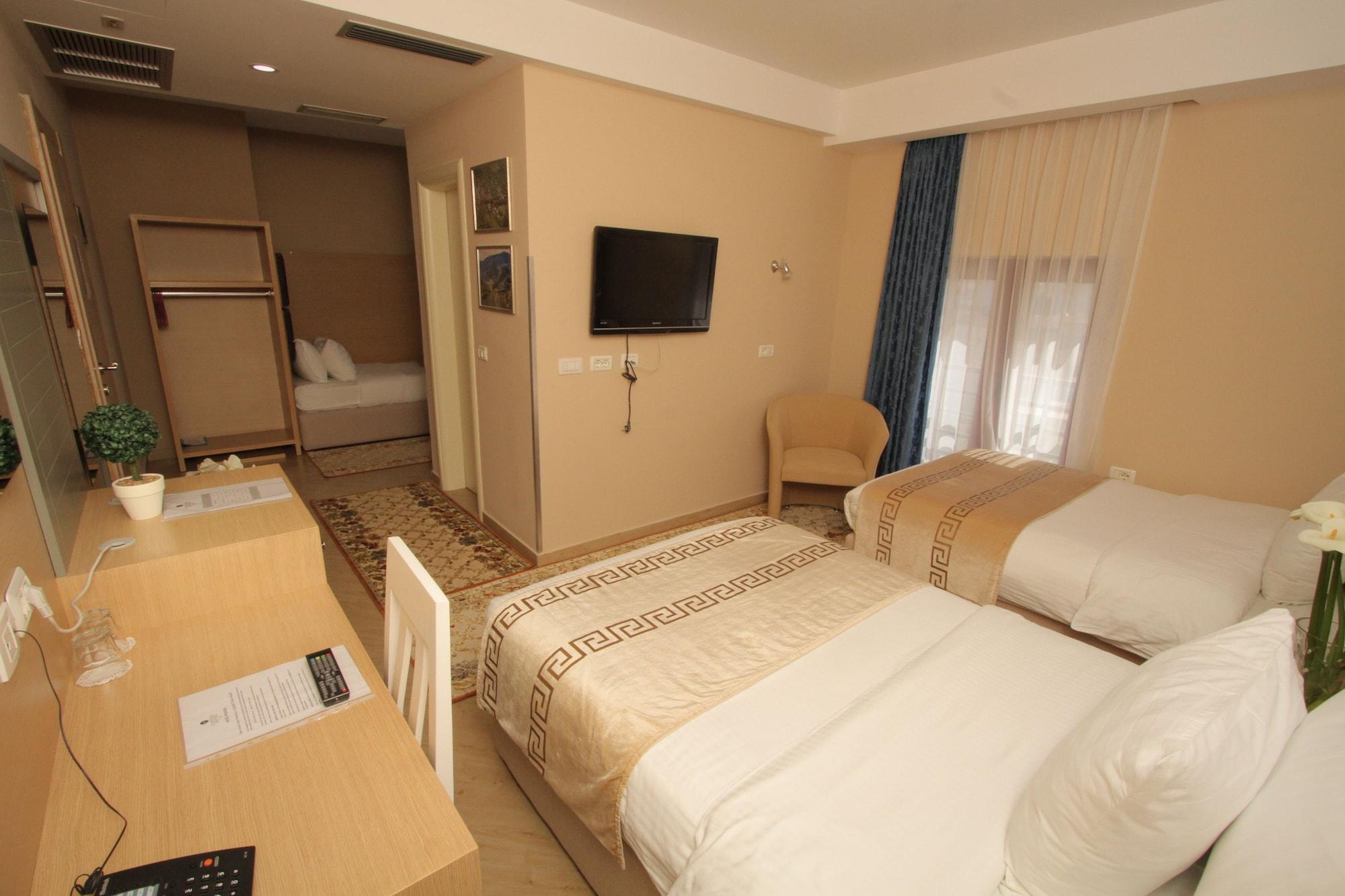 Capital Tirana Hotel Bruci מראה חיצוני תמונה
