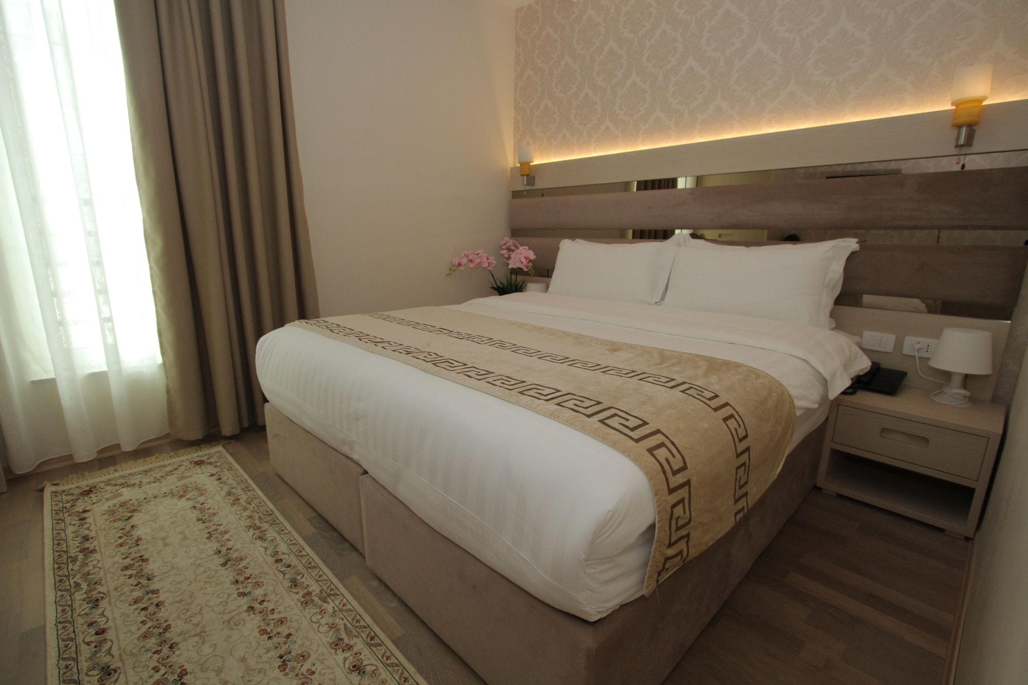 Capital Tirana Hotel Bruci מראה חיצוני תמונה