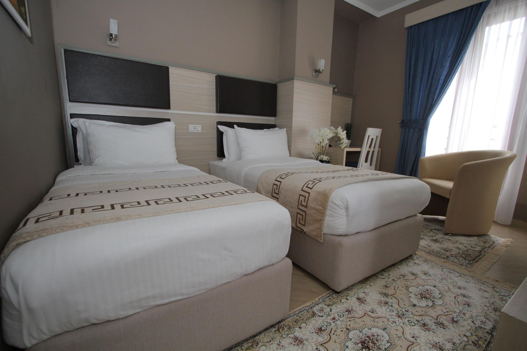Capital Tirana Hotel Bruci מראה חיצוני תמונה