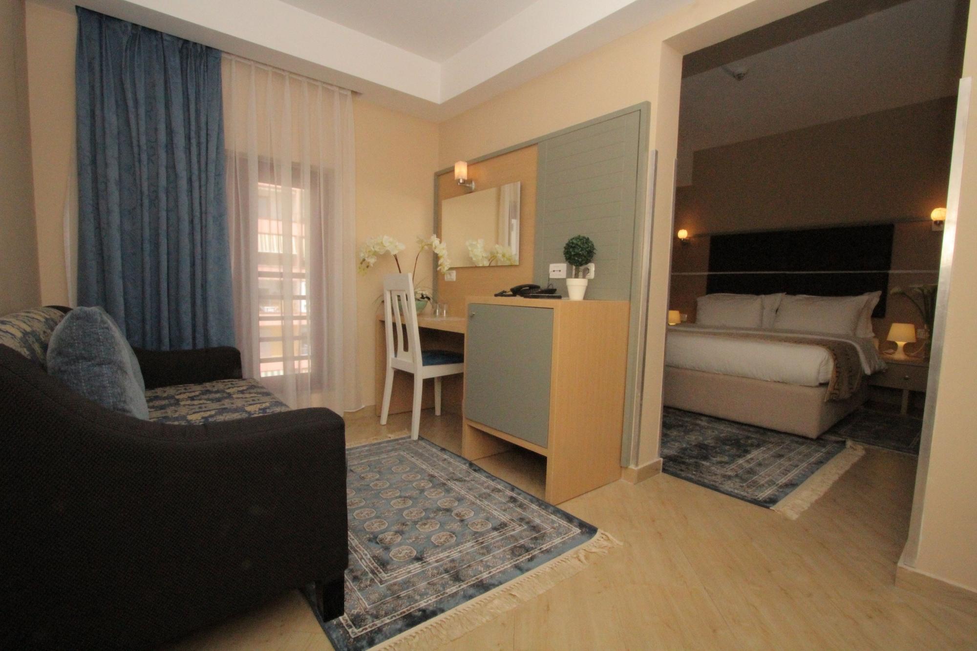 Capital Tirana Hotel Bruci מראה חיצוני תמונה