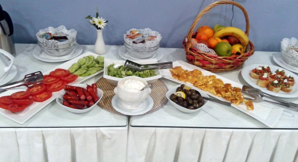 Capital Tirana Hotel Bruci מראה חיצוני תמונה