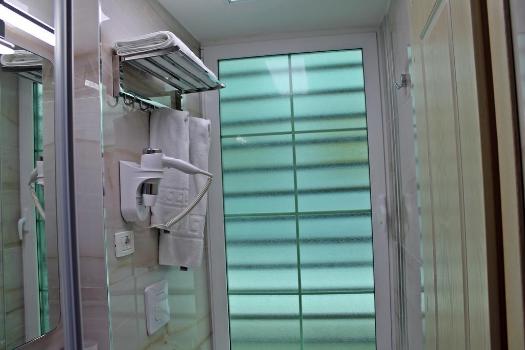 Capital Tirana Hotel Bruci מראה חיצוני תמונה