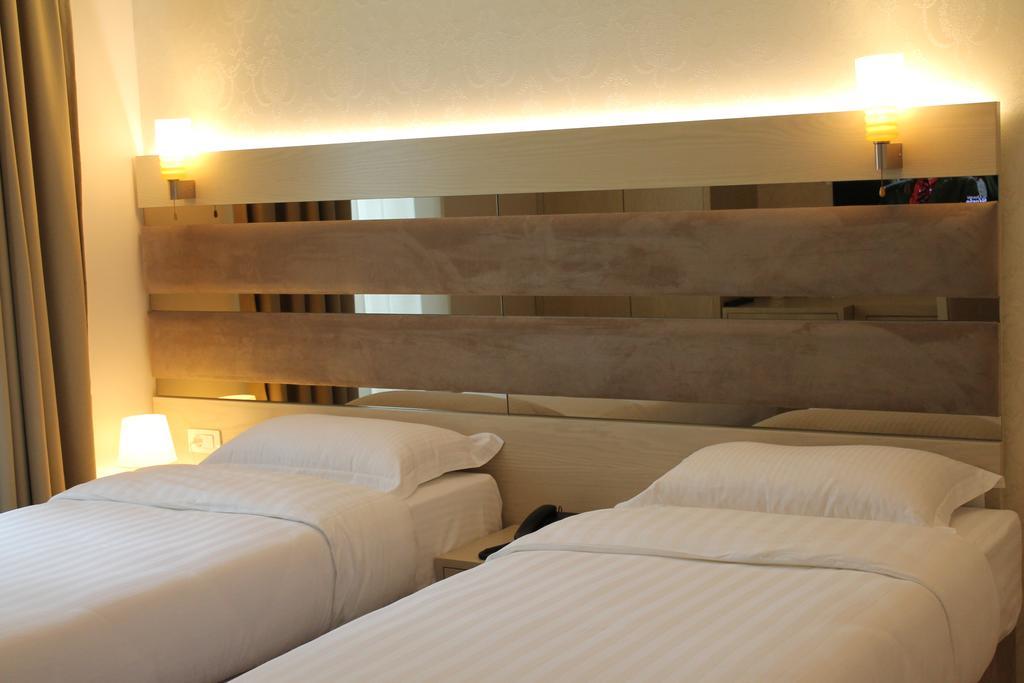Capital Tirana Hotel Bruci מראה חיצוני תמונה