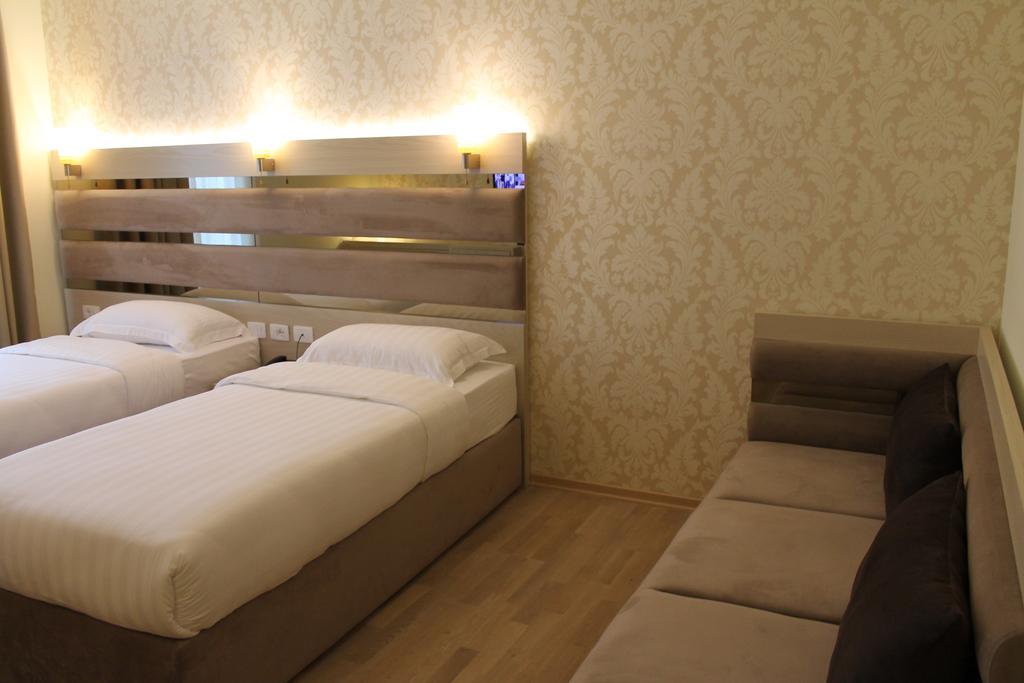 Capital Tirana Hotel Bruci מראה חיצוני תמונה